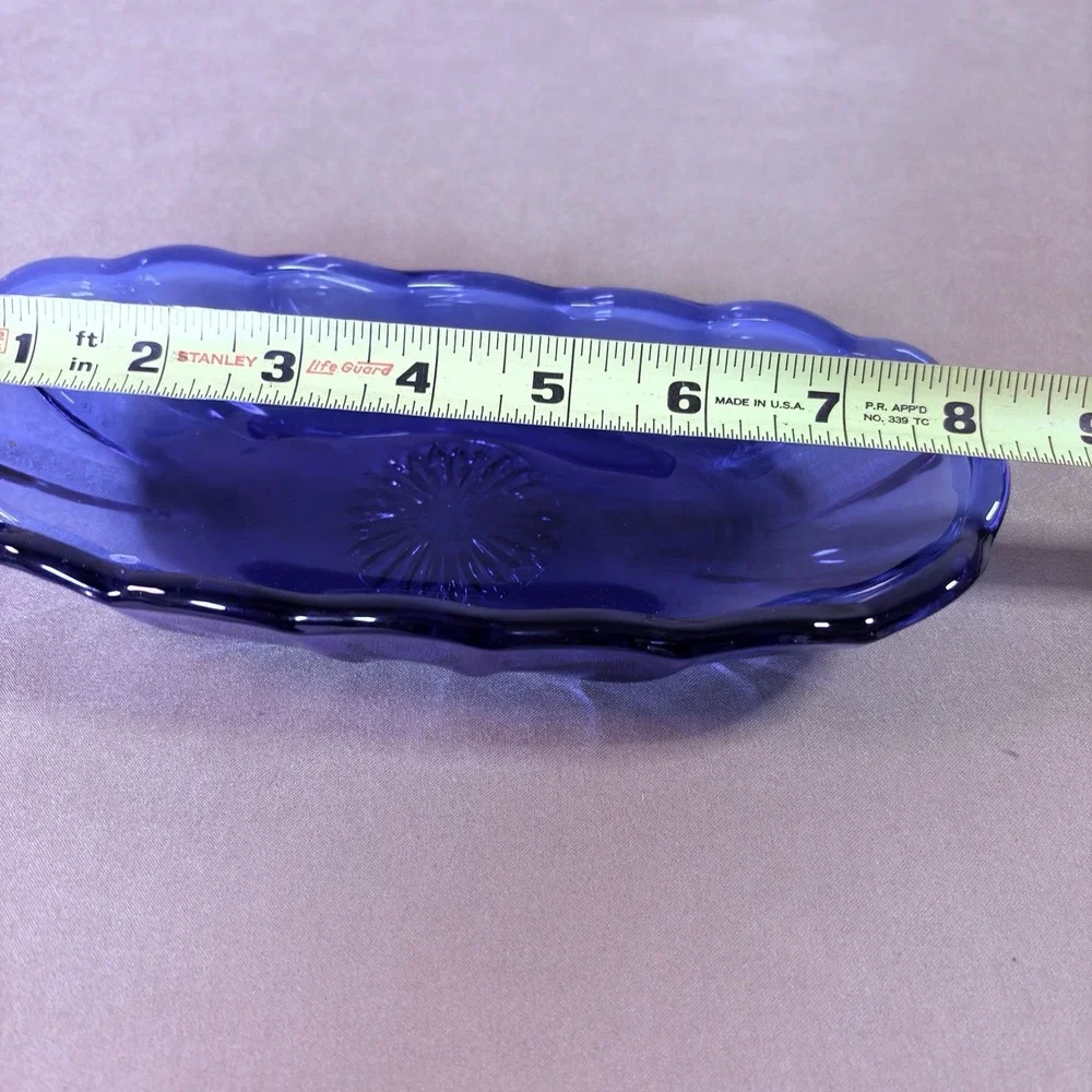 Unmarked Blue Glass Oval Bowl/Dish Starburst Pattern 8 in x 3.5 in